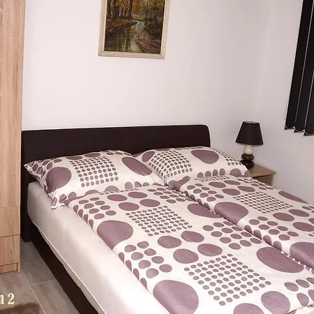 Apartment Apartman Dona *