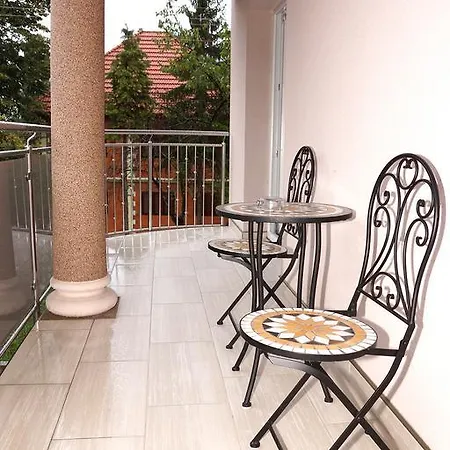 Apartment Apartman Dona