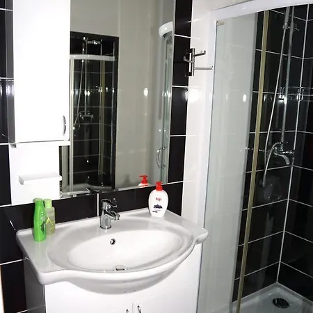 Apartman Dona *