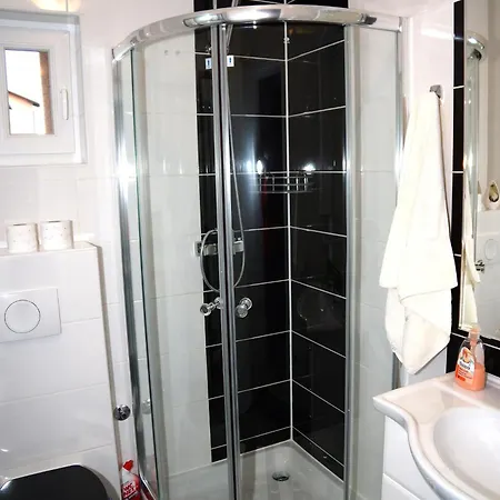Apartman Dona Apartment